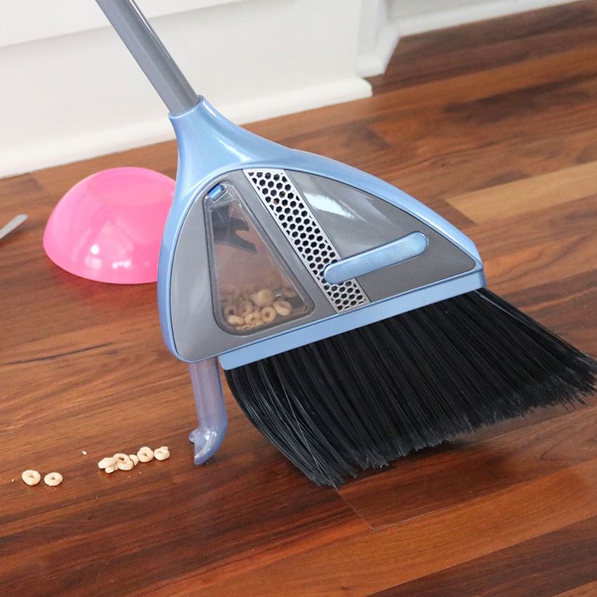 2-in-1 Vacuum Broom