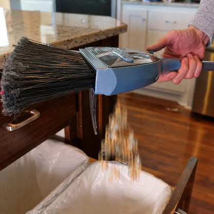2-in-1 Vacuum Broom
